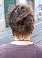 cieniowane fryzury krótkie - uczesanie damskie z włosów krótkich cieniowanych zdjęcie numer 112B